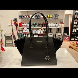New Michael Kors Xl tote Avril with tag
